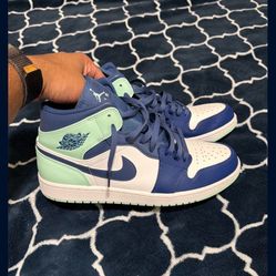 Jordan 1 Mid Size 11 Asking 50