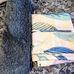 Bath Rug And Shower Curtain. 