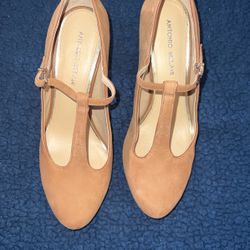 Antonio Melani Pumps