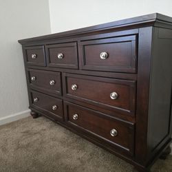 Matching Solid Wood Dresser Set – 6-Drawer + Nightstand (Phoenix)