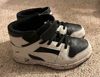 Boys pumas size 2