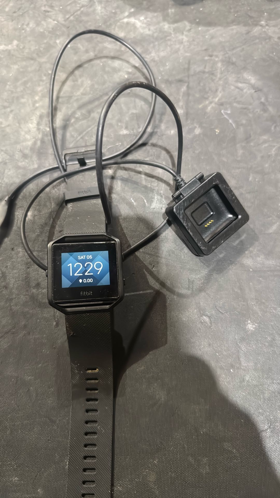 Fitbit Blaze Smart Fitness Watch Black ( pending )
