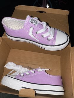 Girl converse