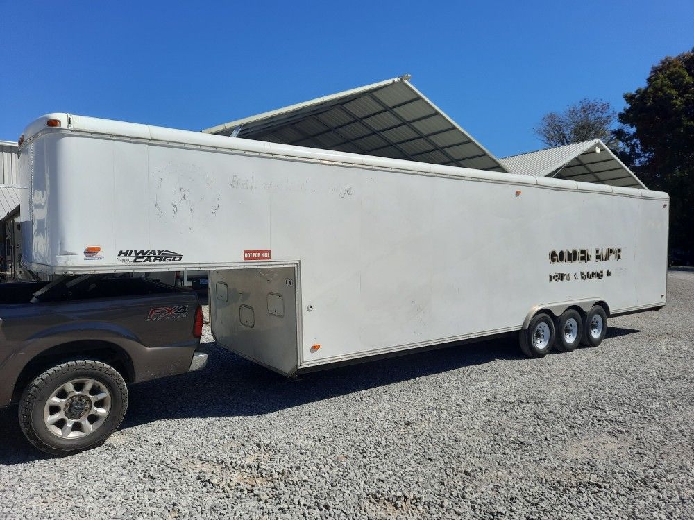 2015 Carson Enclosed trailer,40ft long