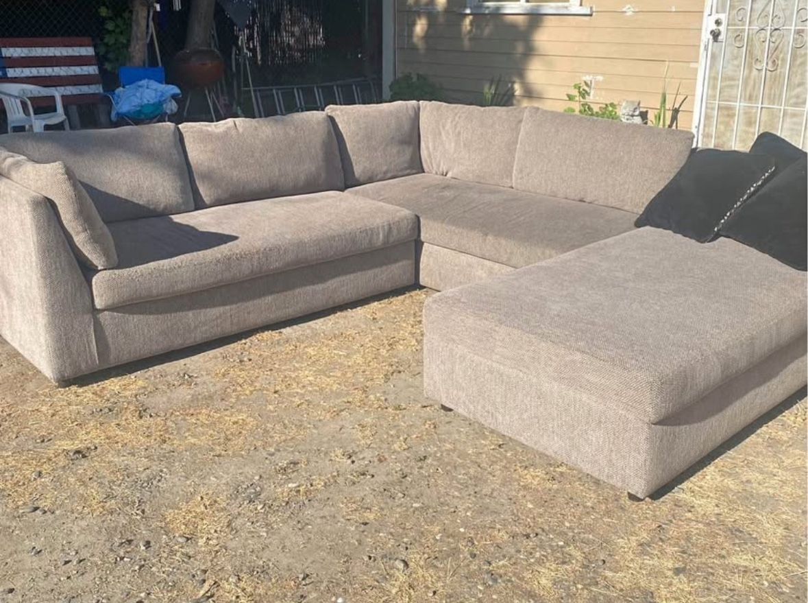 Sectional If It’s Up It’s Still Available!!!!