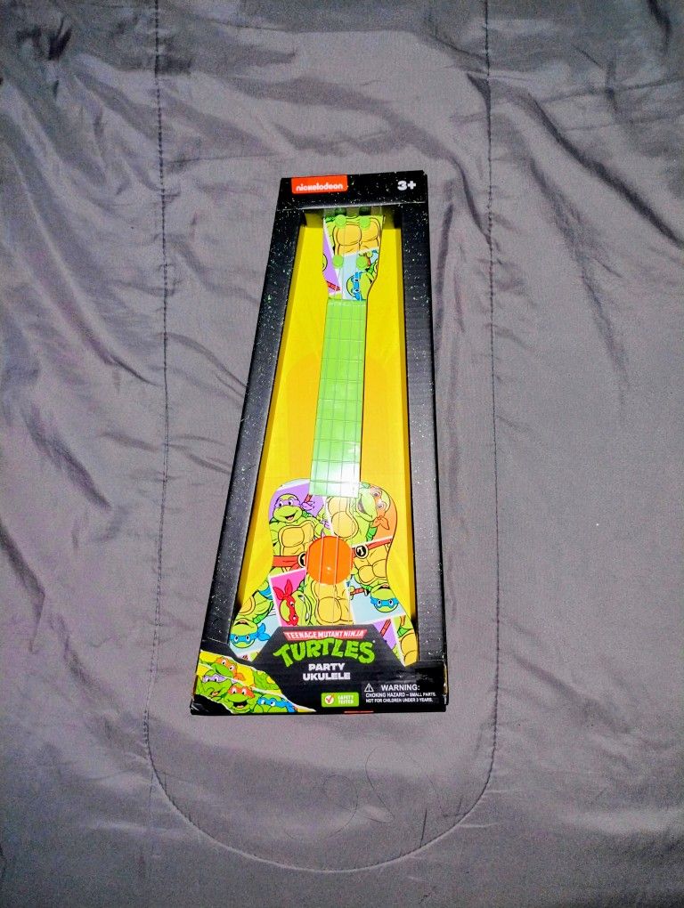 $30 NEW kids Ninja Turtles Ukulele - $30 OPEN TO OFFERS ✅