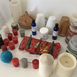 31 Aromatheraphy Items 4 Diffusers 23 Candles 2 Body Lotion 1 Sea Salt  1 Pillow 