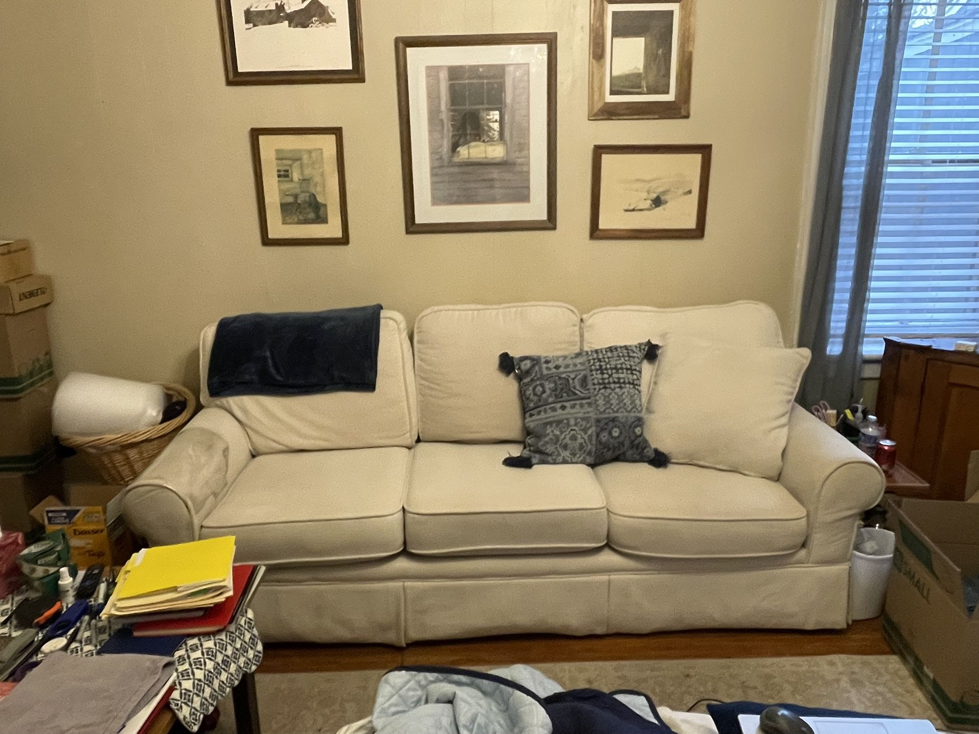 Gorgeous Sofa And Loveseat Set!!! ❤️💍🎁