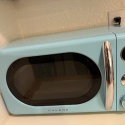 Microwave And Toaster Oven Sold Together 