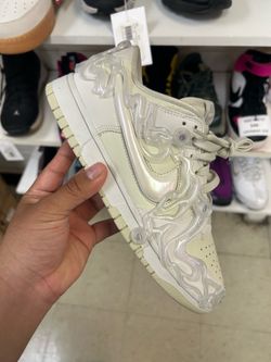 NIKE - SZ 8