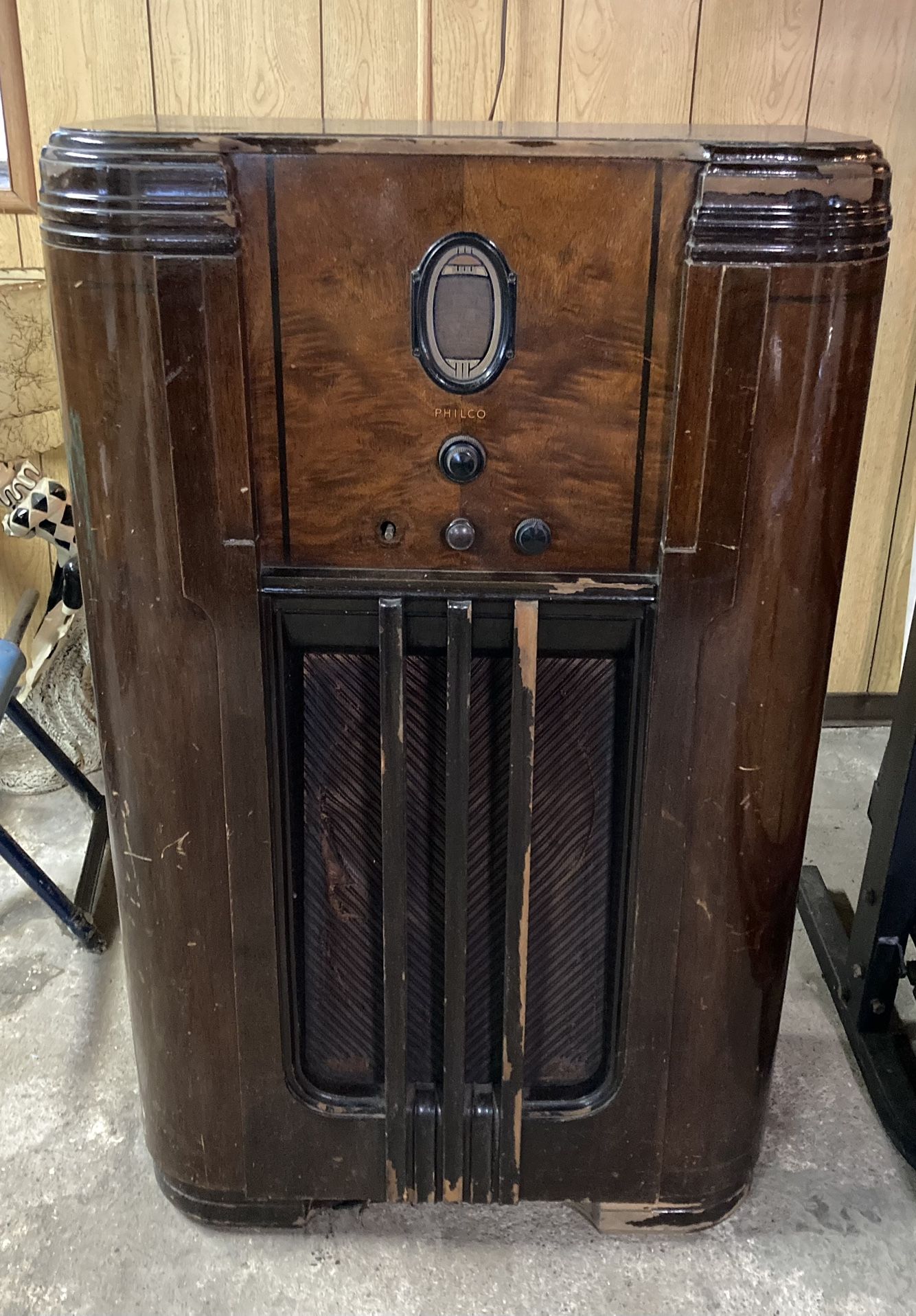 Vintage Antique Philco Radio