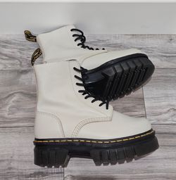 New, Dr. Martens Audrick 8-Eye Boot EU 38 US 7 in Cement Platform Boots