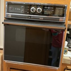 Vintage GE Built-in Electric Single Oven  Model # JKP07