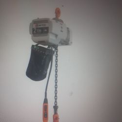 4,000 lb electric chain hoist...new comes with trolley