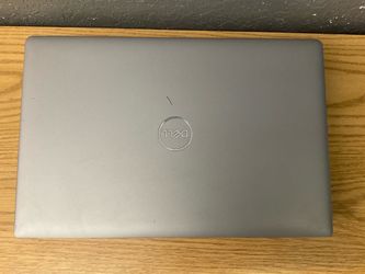 Dell Latitude 5520 15" i5-1145G7, 256 GB NVMe SSD 16 GB RAM Win 11 Pro