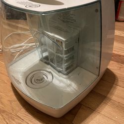 Equate Invisible Cool Humidifier 