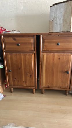 Pair of excellent condition nightstands