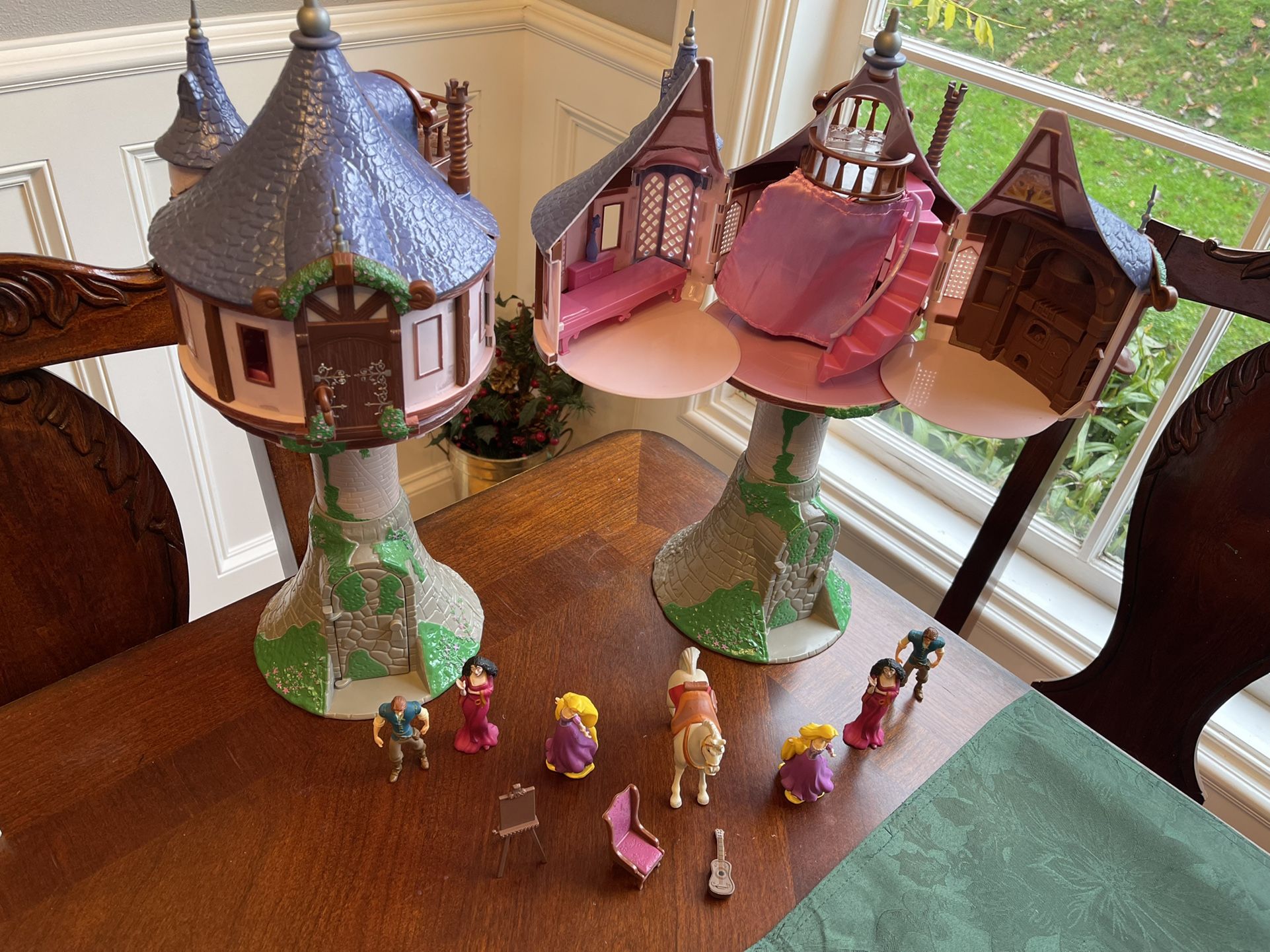 Disney Tangled Castles And Minifigs/accessories