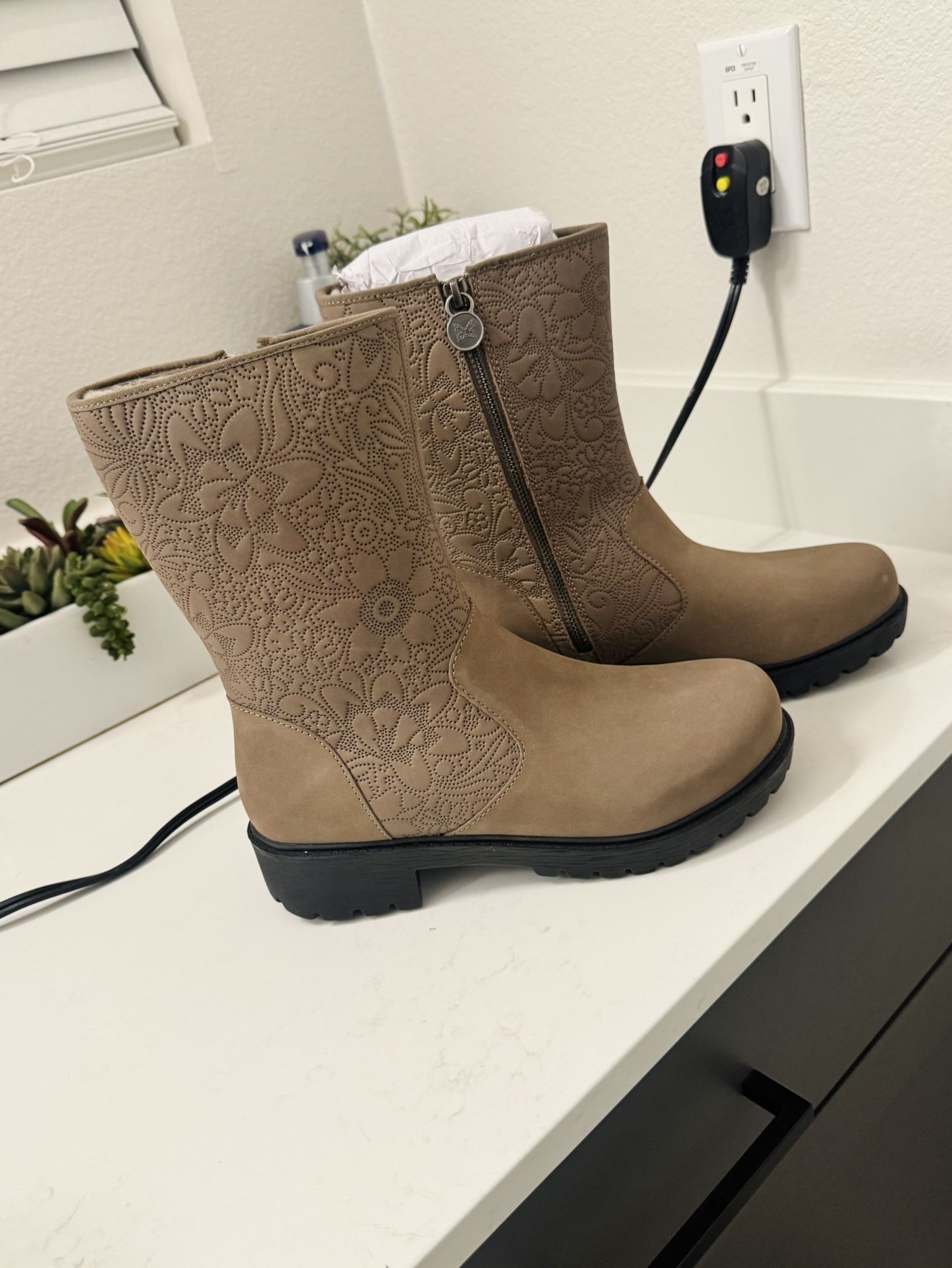 ALEGRIA CHALET TAUPE BOOTS US SIZE 7-7.5/ EU37