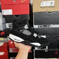 Jordan White Thunder 4s size 11.5 VNDS 