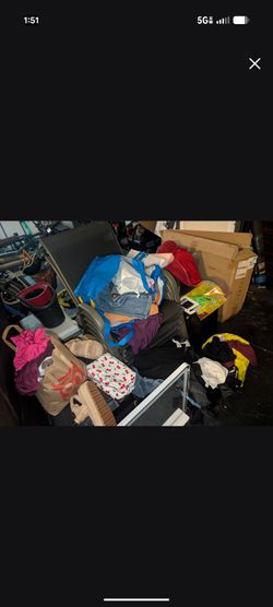 Huge amount of clothing and accessories new size medium worth over $400