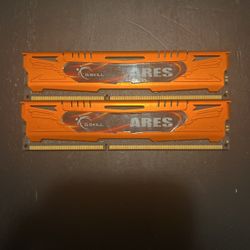 2 DDR 3 8 Gig Ram Sticks