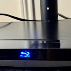 Toshiba BDK33KU Blu-ray/DVD/CD Player - Excellent Condition