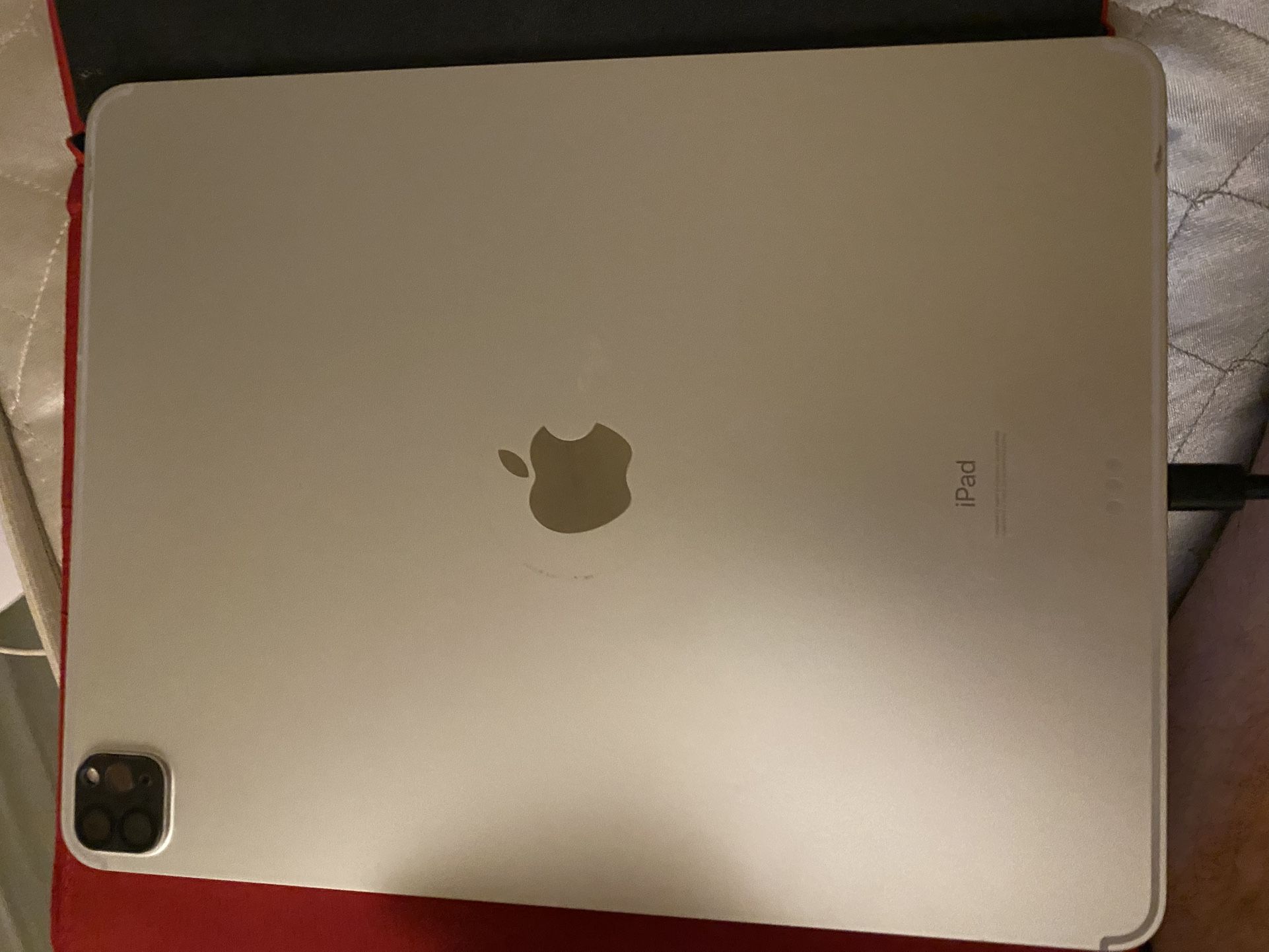 iPad 12.9 Generation 4 M1 Gb 256 Wi-Fi and Culler