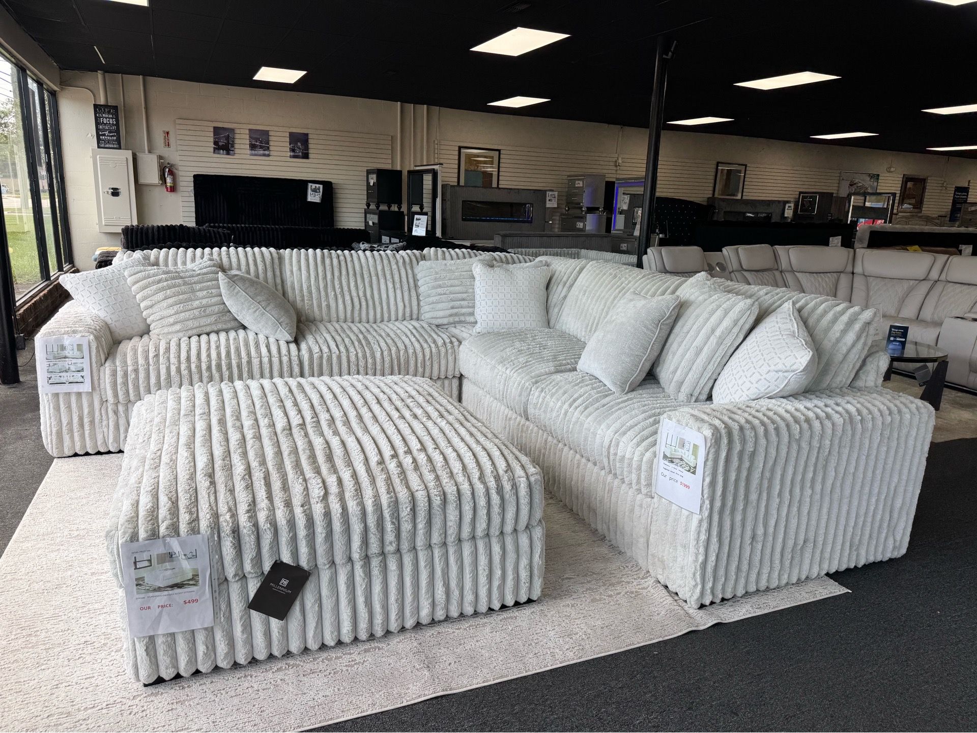 3 PC Stupendous Sectional. 🚚WE DELIVER🚚