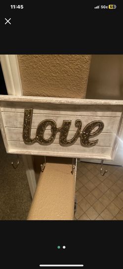 Love Sign Decor With Hanging Hooks