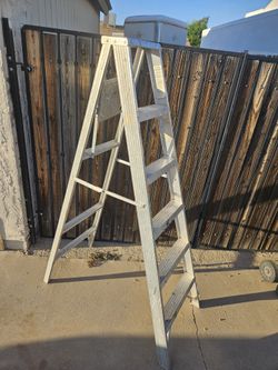 6' Aluminum Ladder