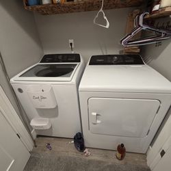 Whrilpool Washer And Dryer Set