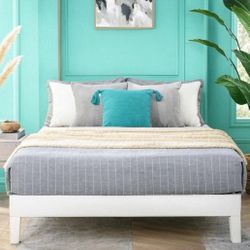 New Queen Size White Solid Wood Platform Bed