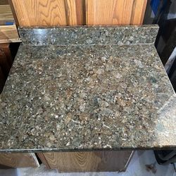 Granite Countertop (25.75x31.25)