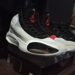 2 Pairs Jordans Shoes 