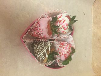 Strawberries pre order