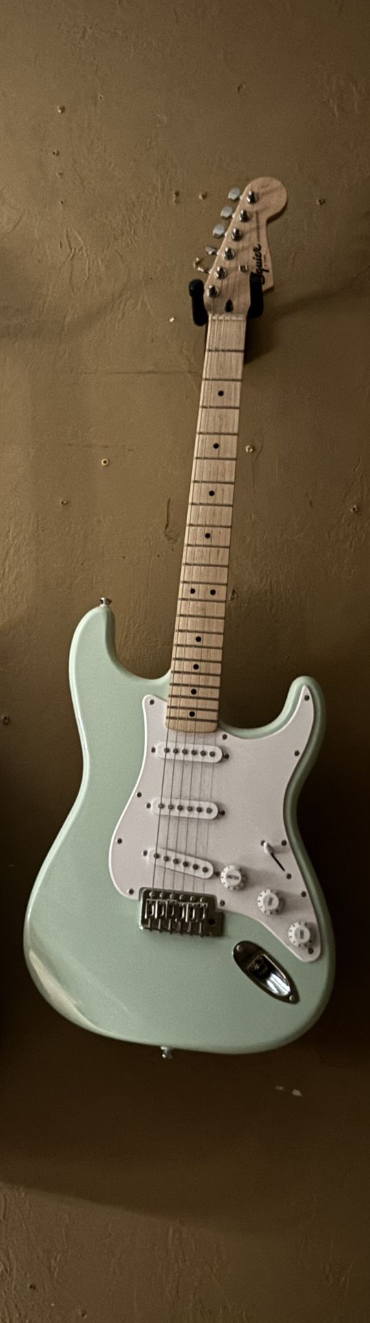 Electric guitar