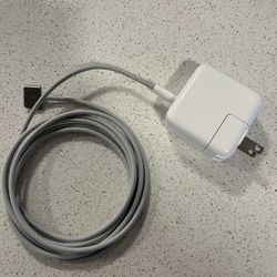 USB-C to Magsafe 3 Cable 