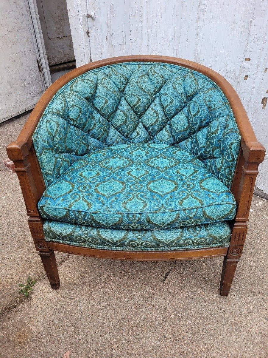 Mid Century Fairfield Antique Chairs