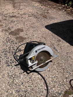 Black & Decker 7-1/4 inch corded electric circular saw model 7391