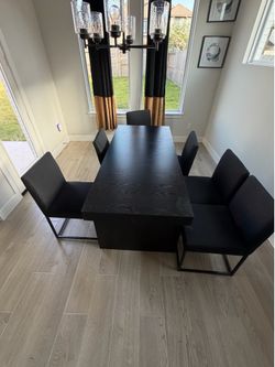Table with 6 chairs