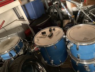 5 piece Sonor drum set with cymbals