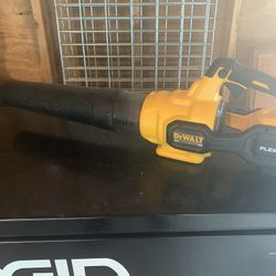 DeWALT 60V Leaf blower