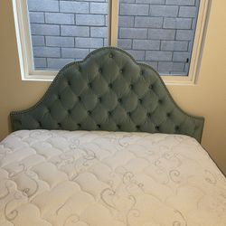 Full Size Bed With Beautiful Headboard