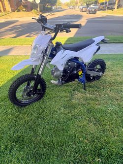 110cc 4 stroke fully automatic electric start dirt bike (GAS )