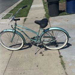 Beach cruiser Electra like new size 26 ￼