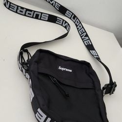 Supreme SS18 Crossbody