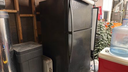 WHIRLPOOL REFRIGERATOR OBO!