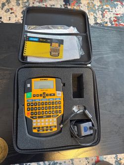 Label Maker DYMO Rhino 4200  with Case