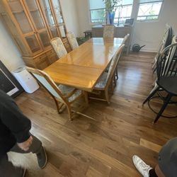 Antique Real Oak In Real Good Condition